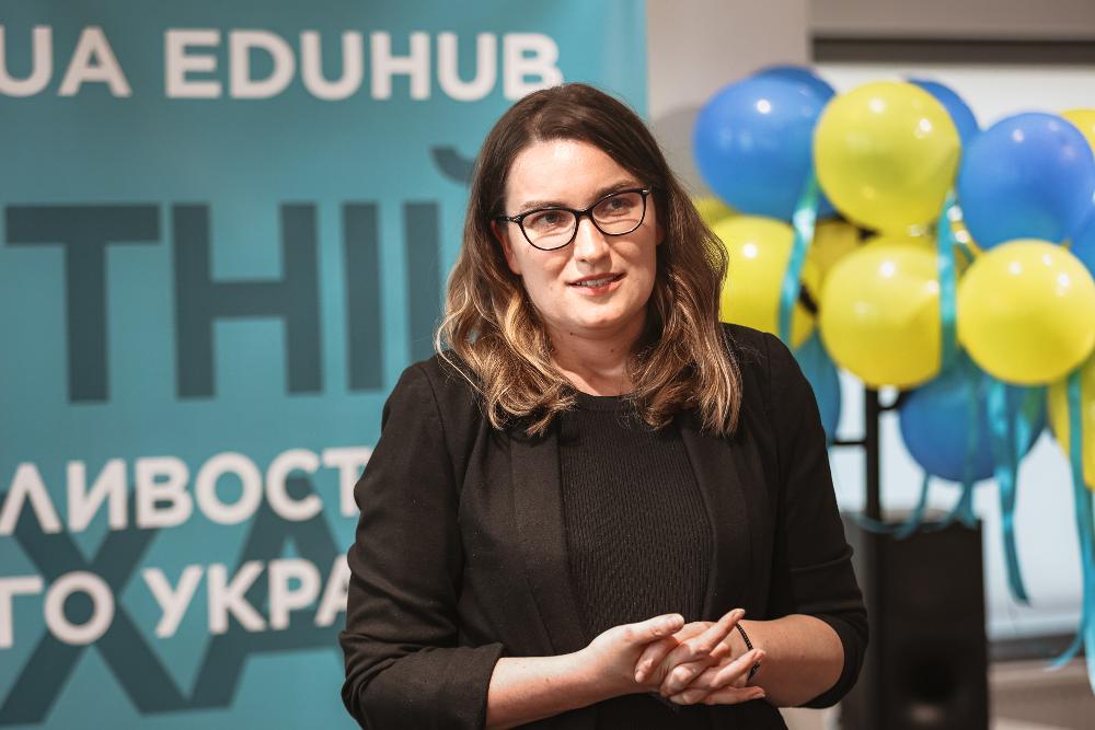 Zdjęcie galerii artykułu:  - Osoba przemawiająca podczas otwarcia Ukraińskiego Centrum Edukacji (4).jpg